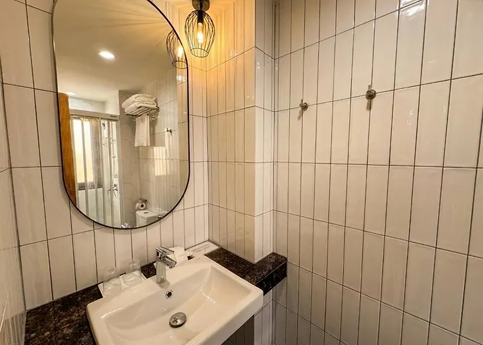 Hotel Sun And Moon - Bed And Bistro 3*