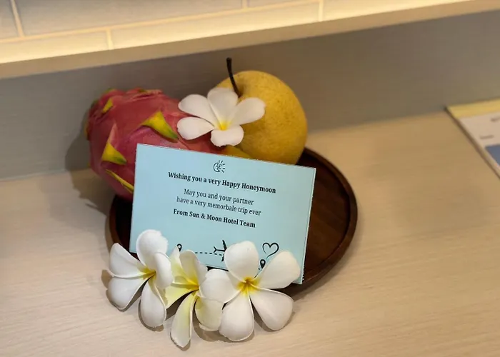 Hotel Sun And Moon - Bed And Bistro Bangkok