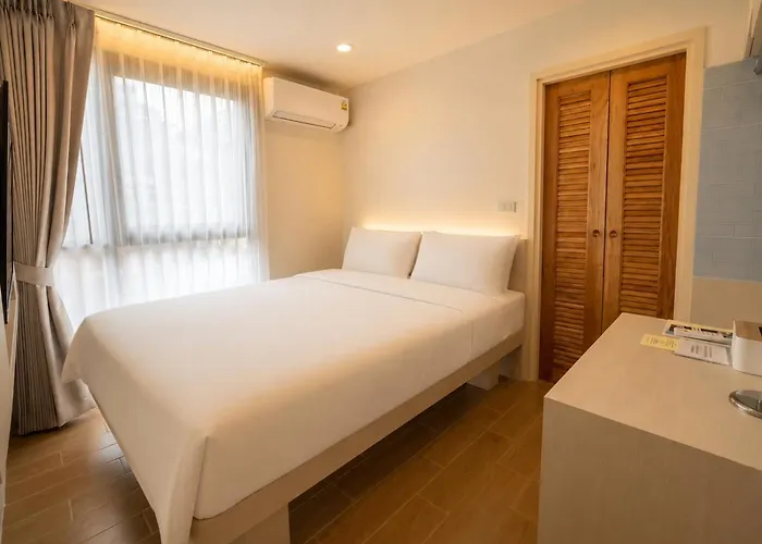 Sun And Moon - Bed And Bistro Bangkok
