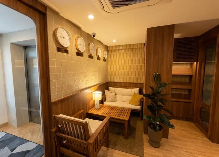 Sun And Moon - Bed And Bistro Hotel Bangkok