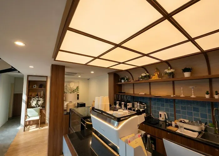 Sun And Moon - Bed And Bistro Hotel